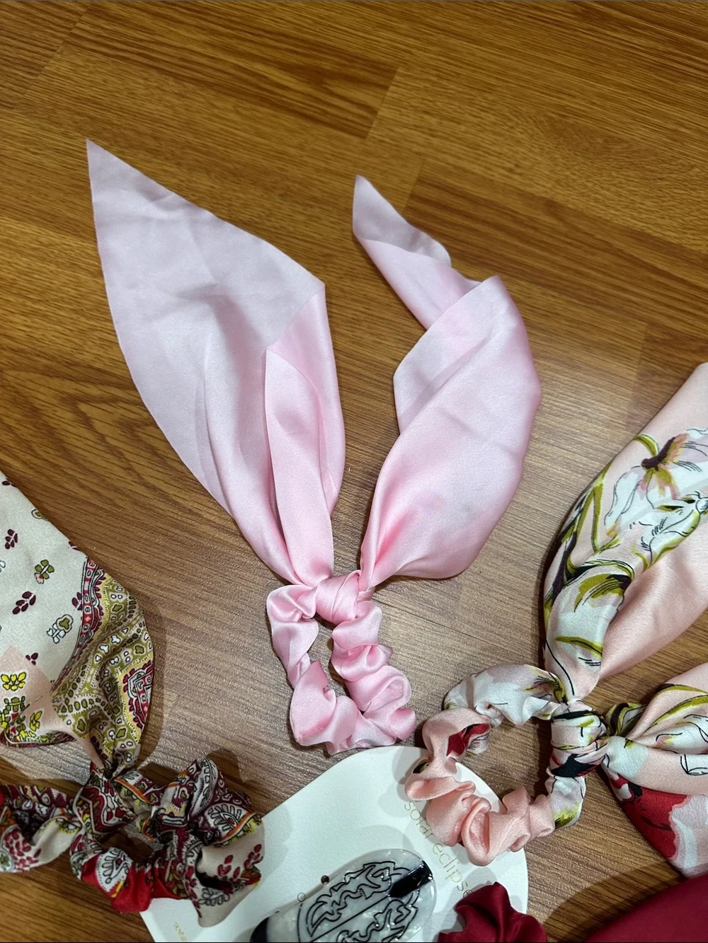 Multi-Pack Hair Scarf Scrunchies & claw clip